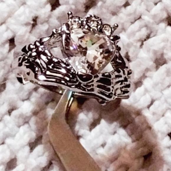 Skeleton Claddagh Ring - Picture 10 of 10